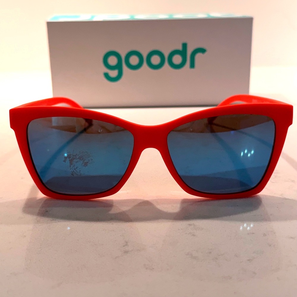 Goodr Pop G Coral *Scratched* Sunglasses Kisses Canvas, Sells It For A Fortune